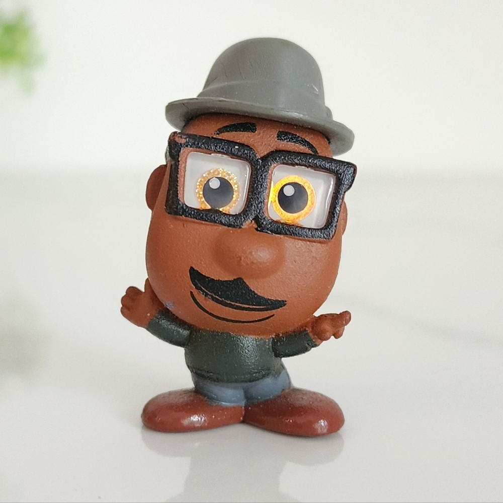 🎩🖤 Disney Doorables Mini Figure Joe Gardner (Pixar Soul) 1.5" Collectible
